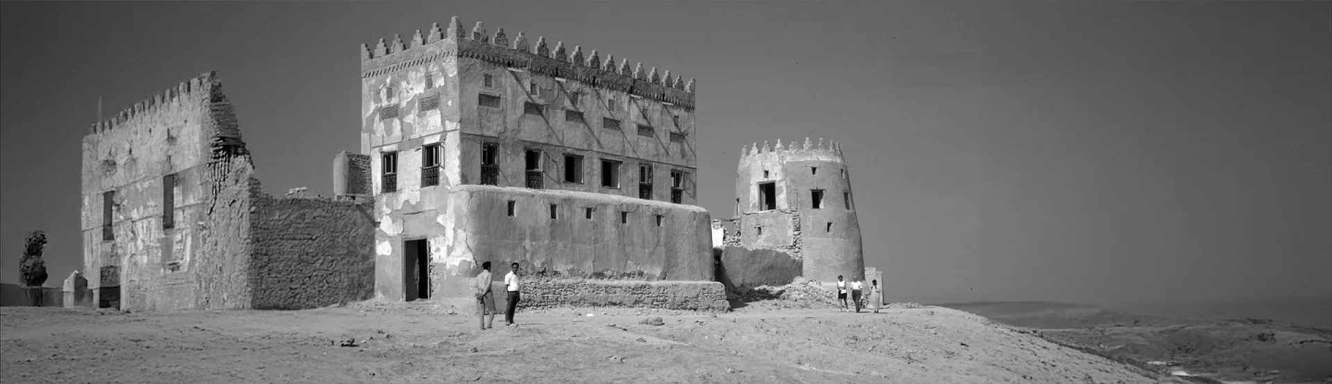 تواصل مع الاستوديو